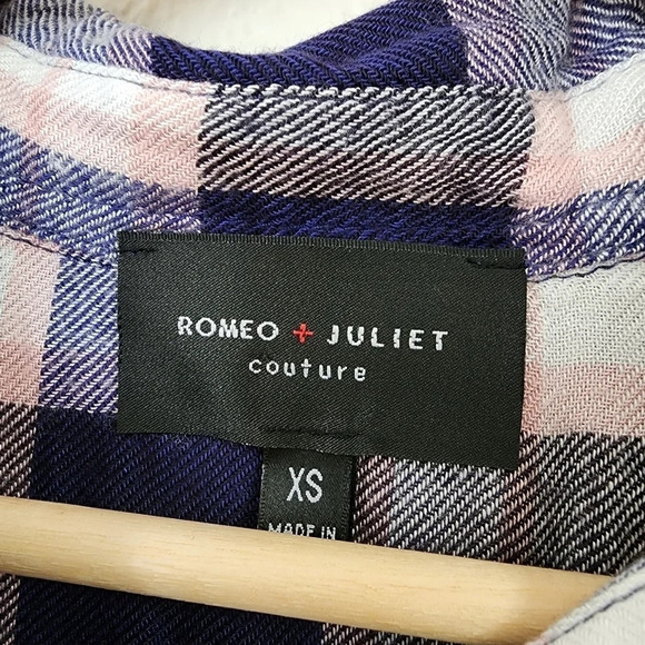ROMEO + JULIET Pink Blue Plaid Button Down Size XS - Picture 5 of 6